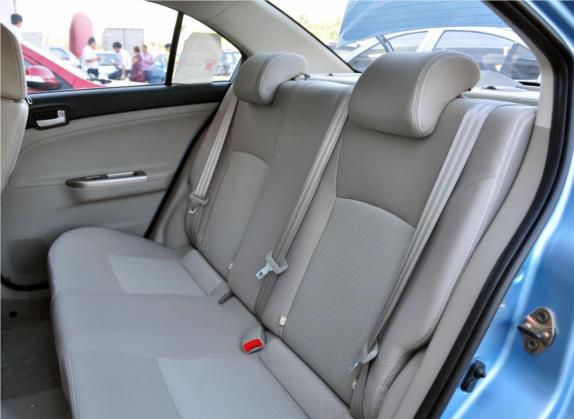 悦翔V3 2012款 1.3L 手动舒适型 国V 车厢座椅   后排空间