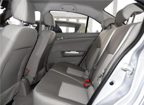 悦翔V3 2015款 1.4L 手动美满型 国IV 车厢座椅   后排空间