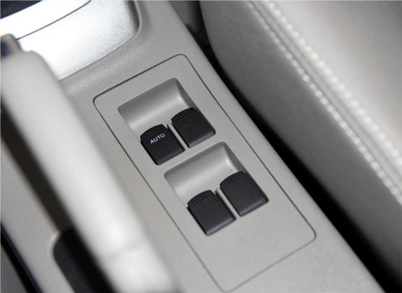 悦翔V3 2015款 1.4L 手动美满型 国IV 车厢座椅   门窗控制
