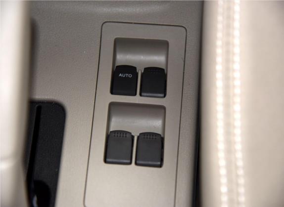 悦翔V3 2015款 1.4L 手动温馨型 国IV 车厢座椅   门窗控制