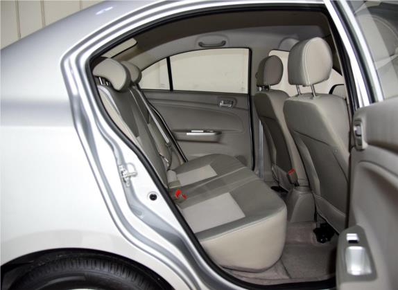 悦翔V3 2015款 1.4L 手动温馨型 国V 车厢座椅   后排空间