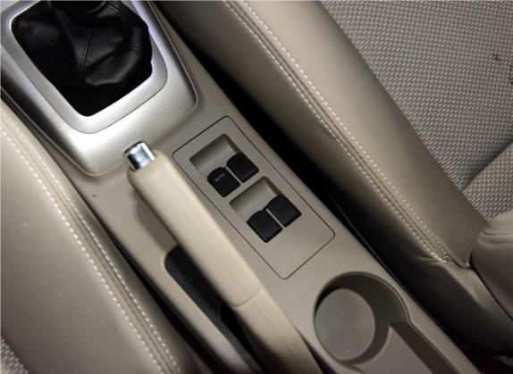 悦翔V3 2015款 1.4L 手动温馨型 国V 车厢座椅   门窗控制