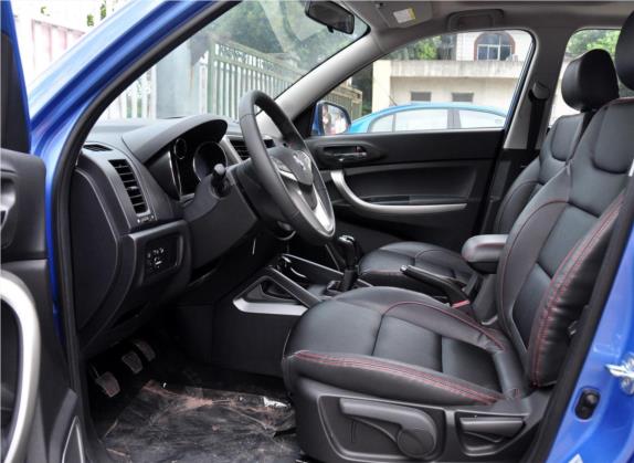 长安CS35 2012款 1.6L 手动豪华型 国V 车厢座椅   前排空间