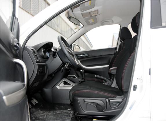 长安CS35 2012款 1.6L 手动舒适型 国V 车厢座椅   前排空间