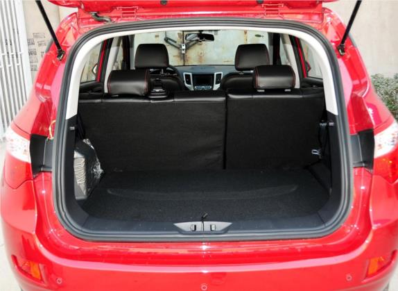 长安CS35 2012款 1.6L 自动豪华型 国V 车厢座椅   后备厢