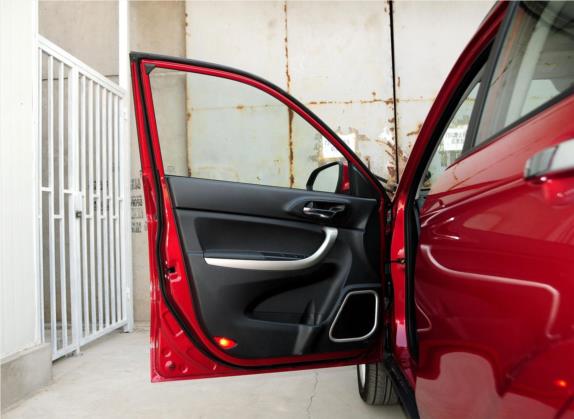 长安CS35 2012款 1.6L 自动豪华型 国V 车厢座椅   前门板