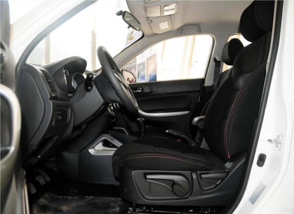 长安CS35 2012款 1.6L 手动舒适型 国IV 车厢座椅   前排空间