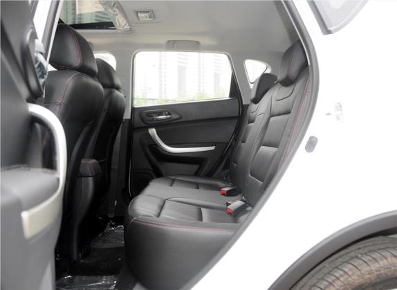 长安CS35 2014款 1.6L 自动豪华型 国IV 车厢座椅   后排空间