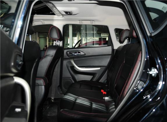 长安CS35 2014款 1.6L 自动豪华型 国V 车厢座椅   后排空间