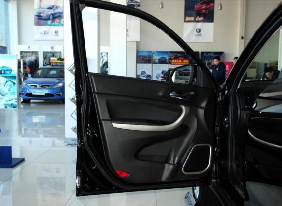 长安CS35 2014款 1.6L 自动豪华型 国V 车厢座椅   前门板