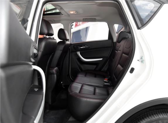 长安CS35 2015款 1.6L 手动豪华型 国IV 车厢座椅   后排空间