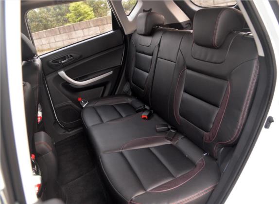 长安CS35 2015款 1.6L 自动尊贵型 国IV 车厢座椅   后排空间