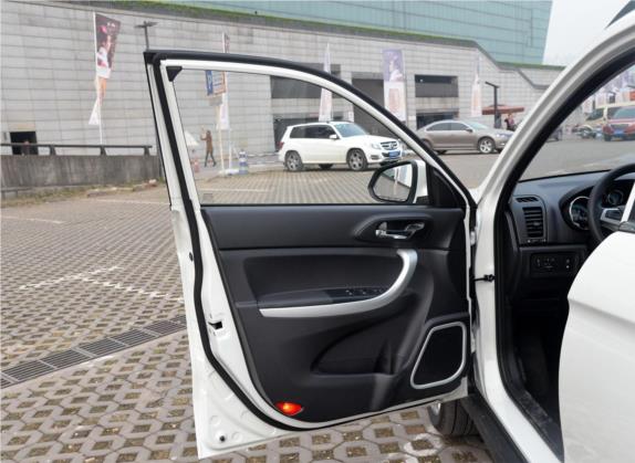 长安CS35 2015款 1.6L 自动尊贵型 国IV 车厢座椅   前门板