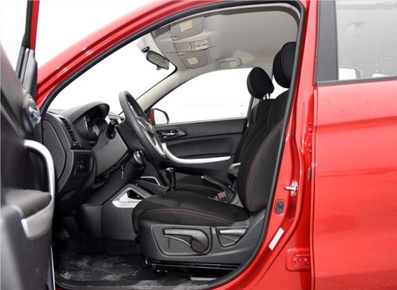 长安CS35 2015款 1.6L 手动舒适型 国V 车厢座椅   前排空间