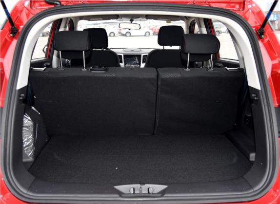 长安CS35 2015款 1.6L 手动舒适型 国V 车厢座椅   后备厢