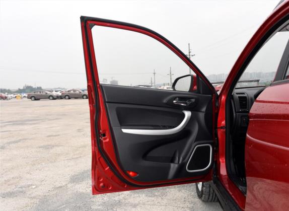 长安CS35 2015款 1.6L 手动舒适型 国V 车厢座椅   前门板