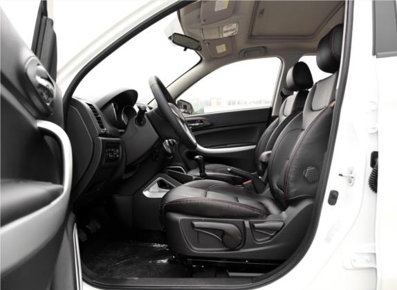 长安CS35 2015款 1.6L 手动尊贵型 国V 车厢座椅   前排空间