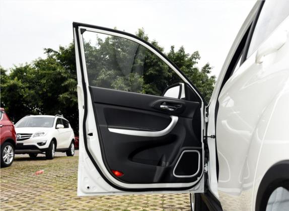 长安CS35 2015款 1.6L 手动尊贵型 国V 车厢座椅   前门板