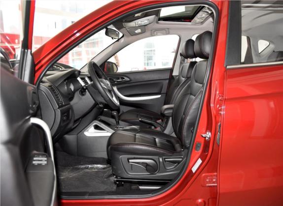 长安CS35 2015款 1.6L 自动豪华型 国V 车厢座椅   前排空间