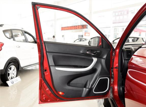 长安CS35 2015款 1.6L 自动豪华型 国V 车厢座椅   前门板