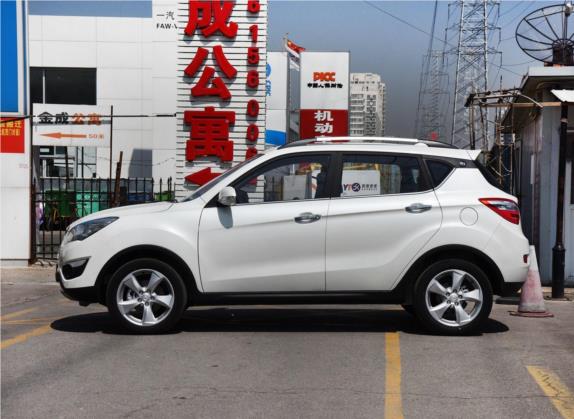 长安CS35 2015款 1.6L 自动尊贵型 国V 外观   正侧