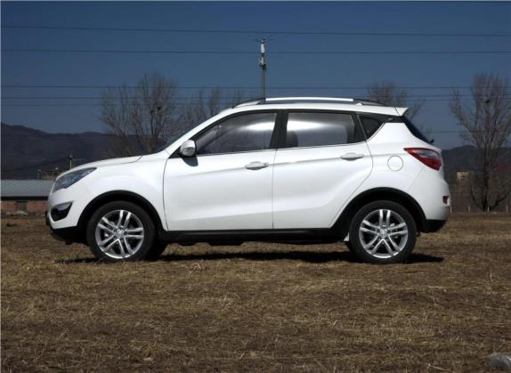长安CS35 2016款 1.6L 自动豪华型 国V 外观   正侧