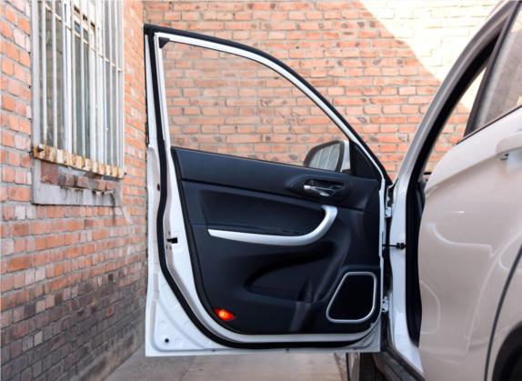 长安CS35 2016款 1.6L 自动尊贵型 国V 车厢座椅   前门板