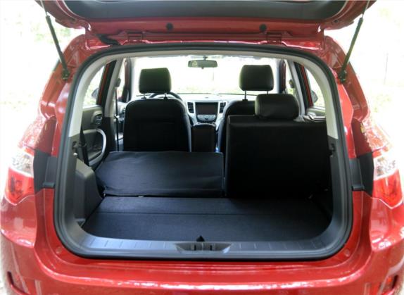 长安CS35 2016款 1.5T 手动豪华运动型 车厢座椅   后备厢