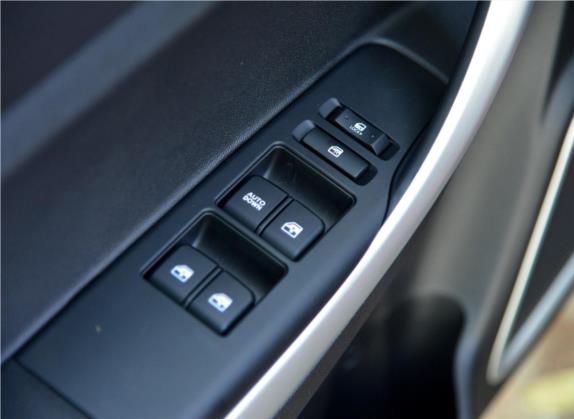 长安CS35 2016款 1.5T 手动豪华运动型 车厢座椅   门窗控制