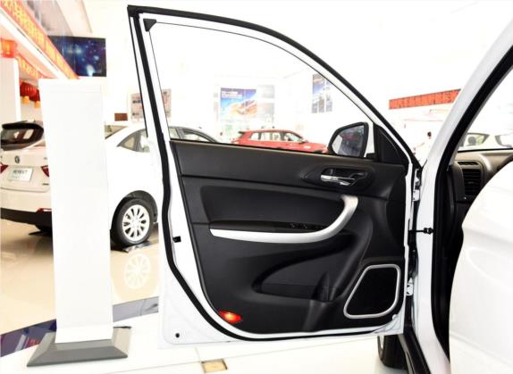 长安CS35 2016款 1.6L 自动豪华型 国IV 车厢座椅   前门板