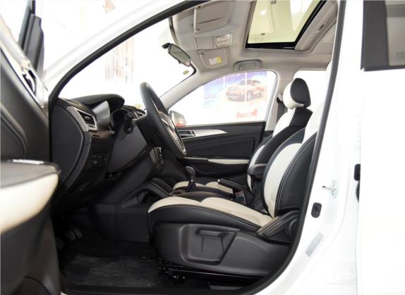 长安CS35 2017款 1.6L 手动豪华型 车厢座椅   前排空间