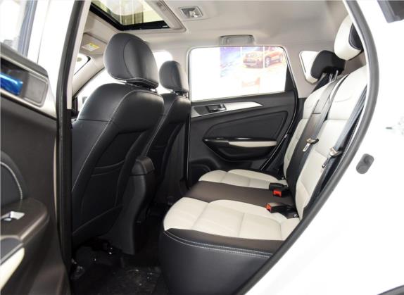 长安CS35 2017款 1.6L 手动豪华型 车厢座椅   后排空间