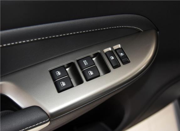长安CS35 2017款 1.6L 手动豪华型 车厢座椅   门窗控制
