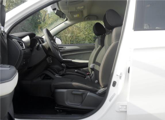 长安CS35 2017款 1.6L 手动舒适型 车厢座椅   前排空间