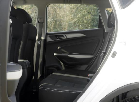长安CS35 2017款 1.6L 手动舒适型 车厢座椅   后排空间