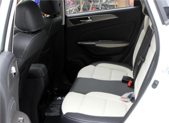 长安CS35 2017款 1.6L 手动尊贵型 车厢座椅   后排空间