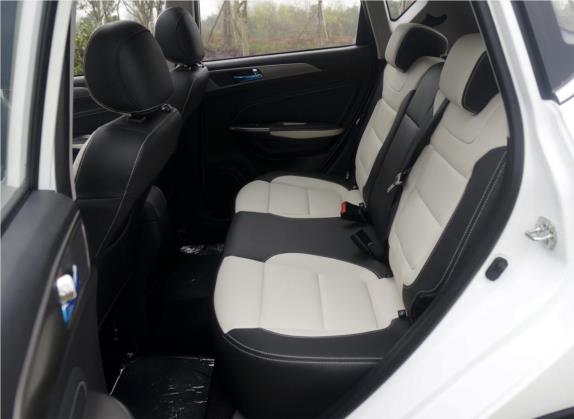 长安CS35 2017款 1.6L 自动尊贵型 车厢座椅   后排空间