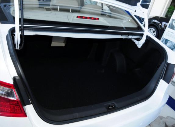 睿骋 2013款 2.0L 自动豪华型 国IV 车厢座椅   后备厢