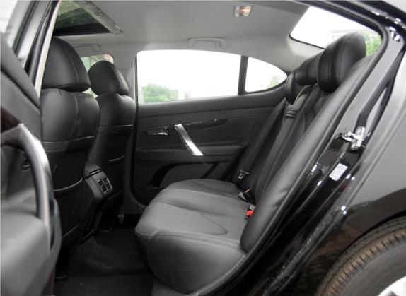 睿骋 2014款 1.8T 自动尊贵周年版 国V 车厢座椅   后排空间