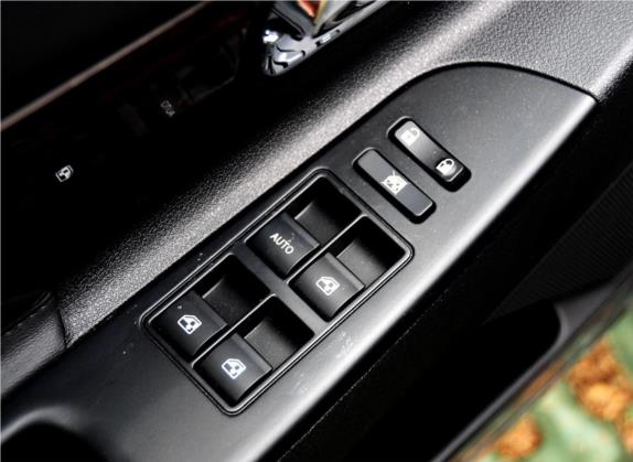 睿骋 2014款 1.8T 自动尊贵周年版 国V 车厢座椅   门窗控制