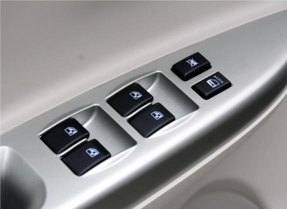 悦翔V5 2012款 1.5L 手动梦幻型 车厢座椅   门窗控制