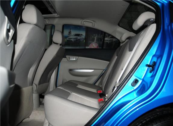 悦翔V5 2012款 1.5L 手动运动型 国V 车厢座椅   后排空间