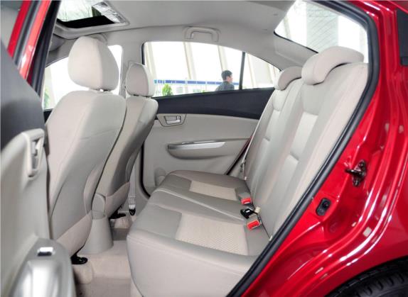悦翔V5 2012款 1.5L 自动运动型 车厢座椅   后排空间