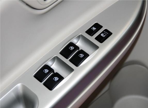 悦翔V5 2012款 1.5L 自动运动型 车厢座椅   门窗控制