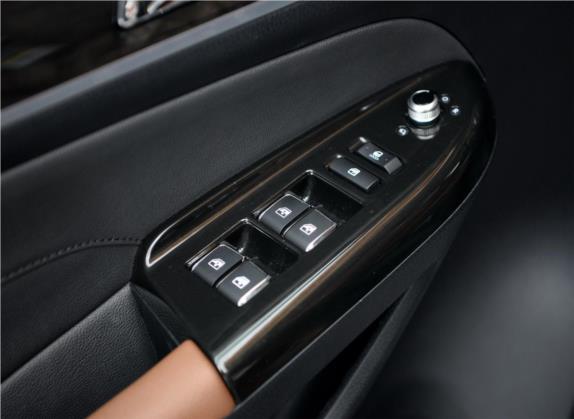 长安CS95 2017款 2.0T 四驱智尊版 车厢座椅   门窗控制