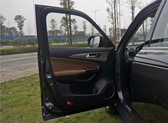 长安CS95 2017款 2.0T 两驱智远版 车厢座椅   前门板
