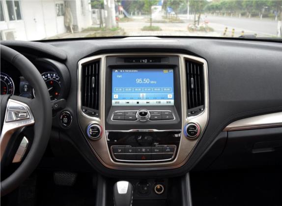 长安CS95 2017款 2.0T 两驱智领版 中控类   中控台