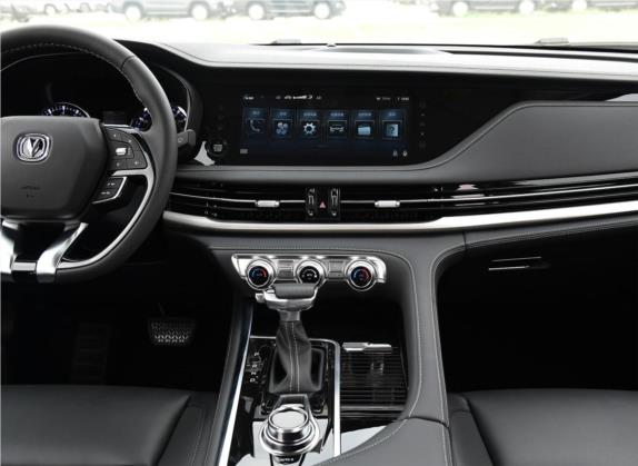 长安CS95 2019款 2.0T 两驱精英型 中控类   中控台