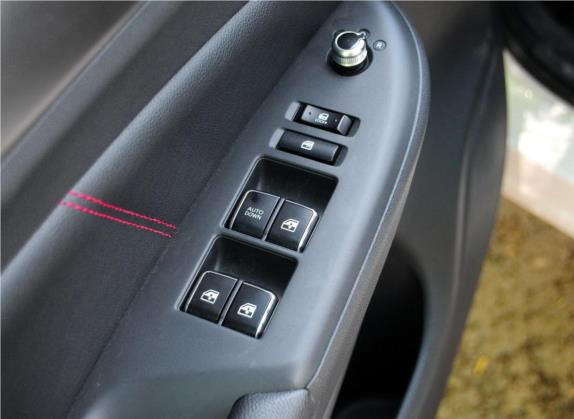 长安CS75 2014款 2.0L 手动豪华型 国V 车厢座椅   门窗控制