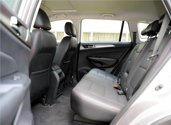 长安CS75 2014款 2.0L 手动领先型 国V 车厢座椅   后排空间